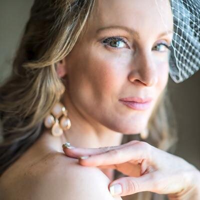 studioFBphoto's profile picture. We are a Montreal based wedding photography team with a reputation for original and creative excellence #photographe #weddingphotography