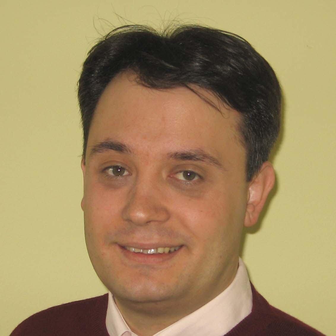 Profesor strukovnih studija na Internet tehnologijama sa užom oblašću web programiranje.
