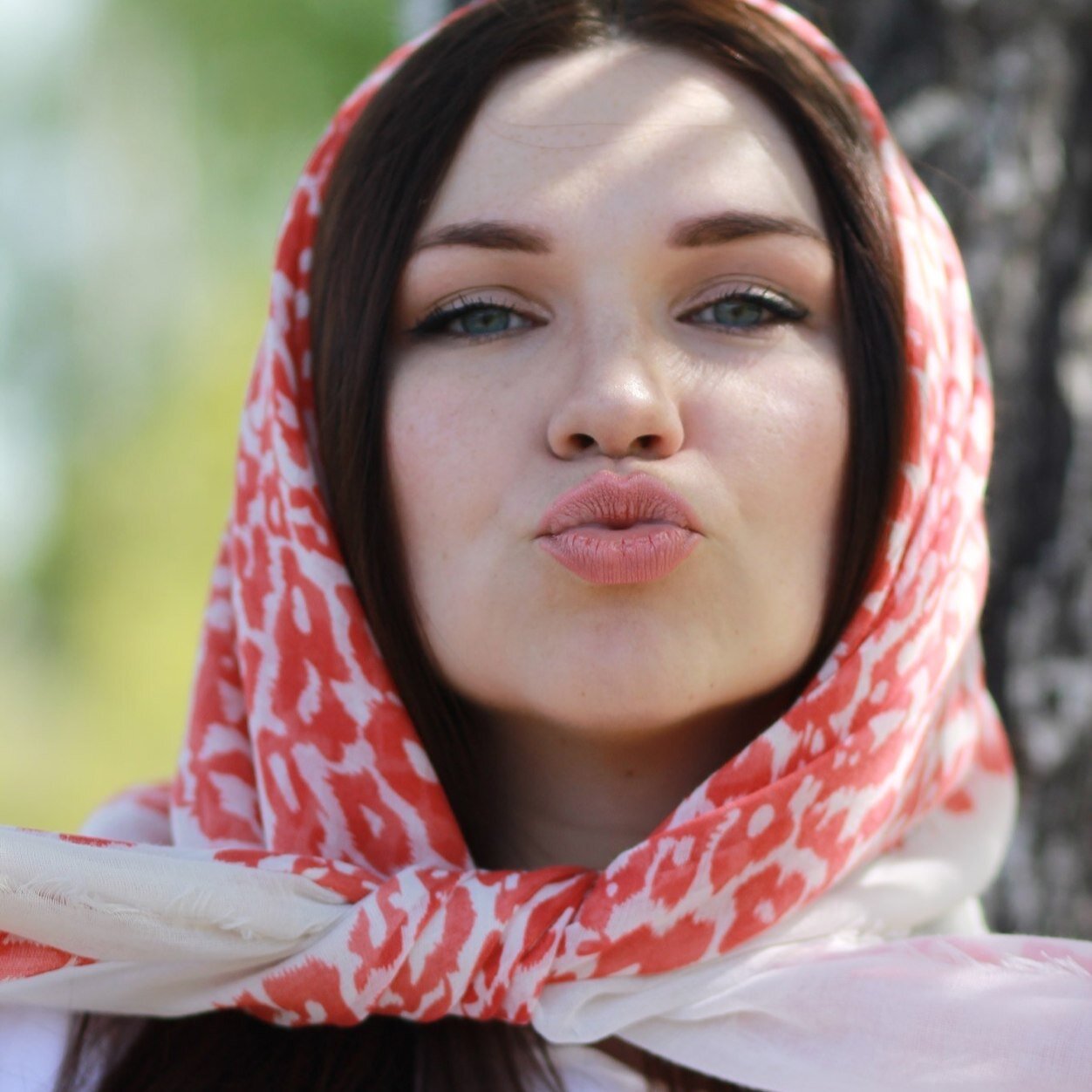 mAKalinni's profile picture. And one man in his time plays many parts