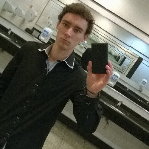 Eh esse da foto sou eu kkk