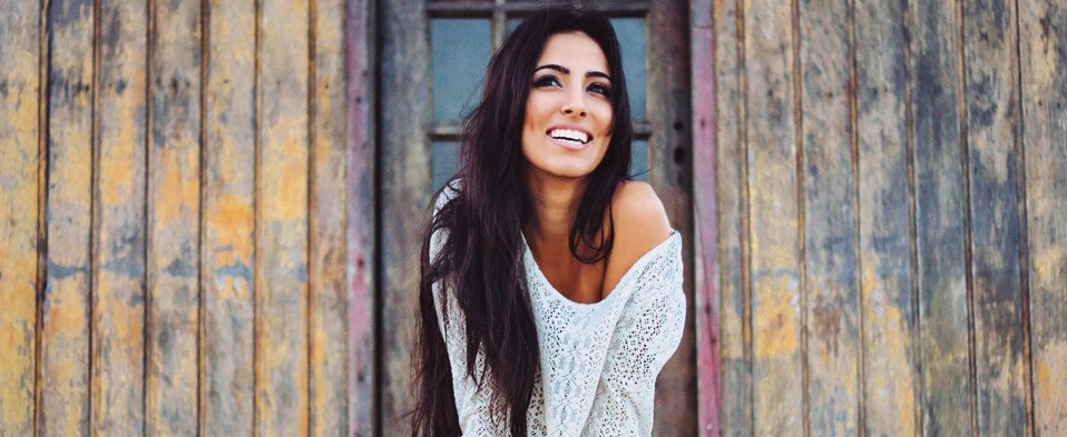 fã da modelo e atriz que quase não fala. ♥ @jadeseba