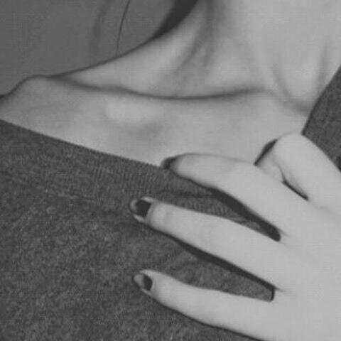 Otra chica depresiva y sin ganas de vivir. Anorexica..
