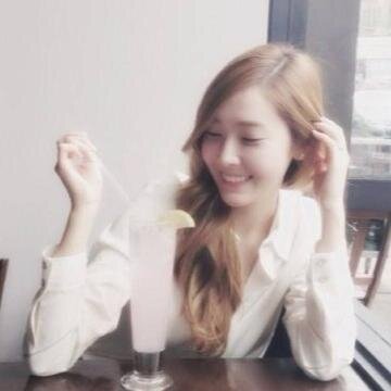 Roleplayer of 정수연 (소녀시대) - 18 April 1989 (Aries) - Main Vocal of 소녀시대 - Blood type : B - 정수정's older sister - Part of Asia’s No.1 girl group, Girls’ Generation!