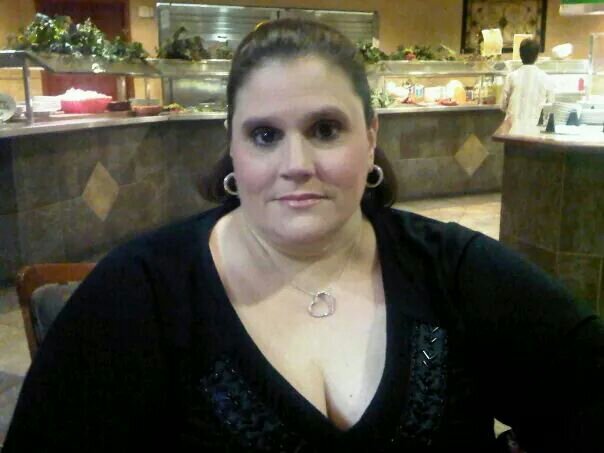 Italian American from Brooklyn. Born 10/30/1963  Have 2 handsome boys 25 and 13. I like ballroom dancing  and  cooking.
