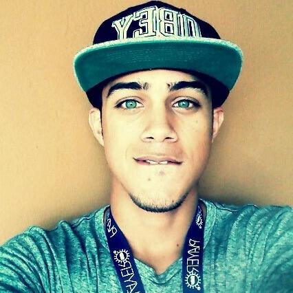 Official Twitter Alex A. Martinez, Age: 18. Rock y PTV como estilos de vida. Nirvana, Bon Jovi, Queen. Latin boy.