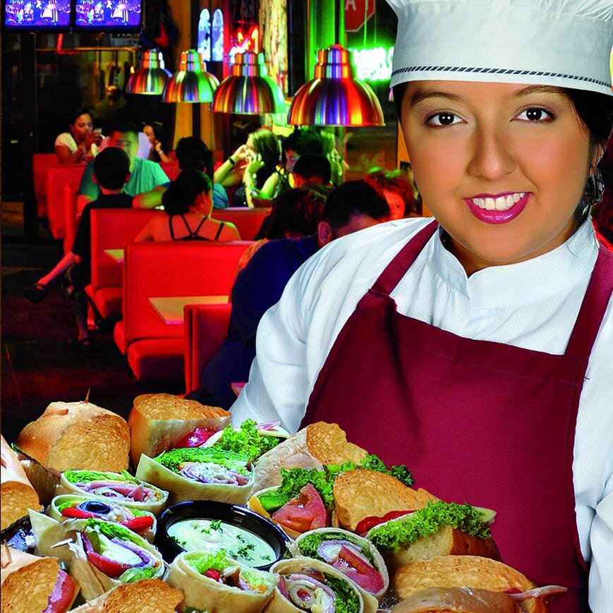 Sandwich, Granizados, Helados, Vinos & Cafes.Calle 23 No. 8-88 centro DOMICILIOS: (5) 4214908 - 300.8000160.   Santa Marta - Colombia