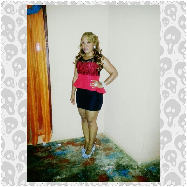 Hija de Dios☺♥  Soy madre de una preciosa Niña, a la que amo.. Estudio Licda en Enfermería. Bueno lo demas, lo sabrán en el camino☺♥