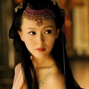 大地之母女娲后人，爱了长卿三世。