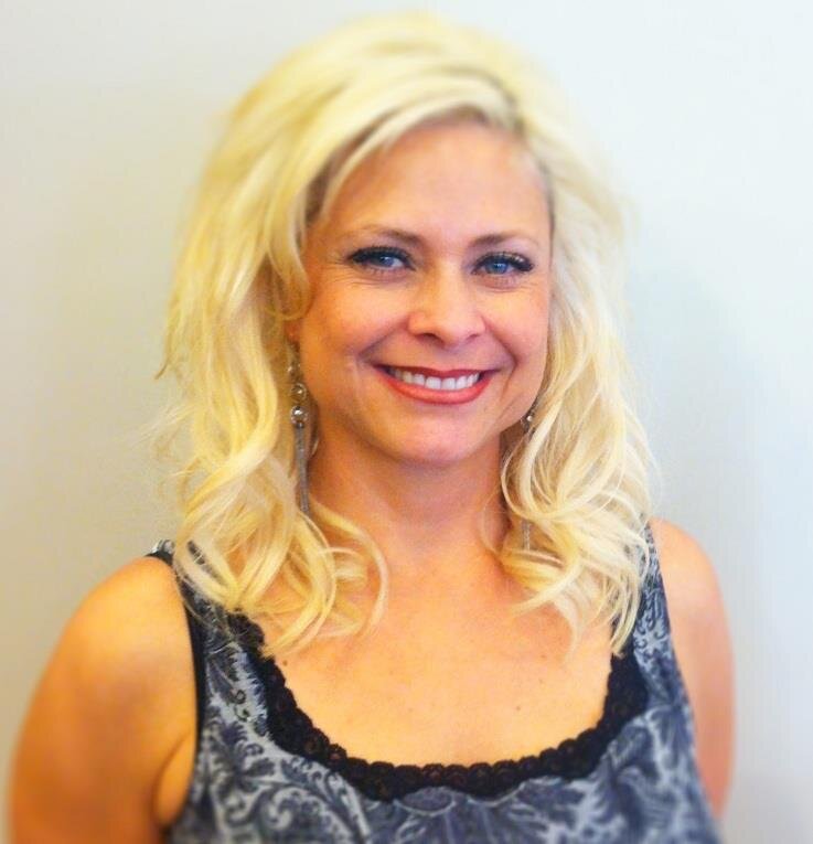 Willow Glen based stylist with 19 years of specializing in luxury hair extensions, cuts, color, and styling. I keep an education approach to the art. #HairSalon