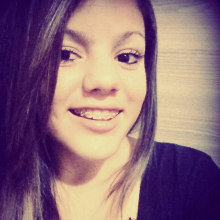 patysil53835199's profile picture. Nunca feche os olhos para o mundo, pois há pessoas que precisam do seu olhar.