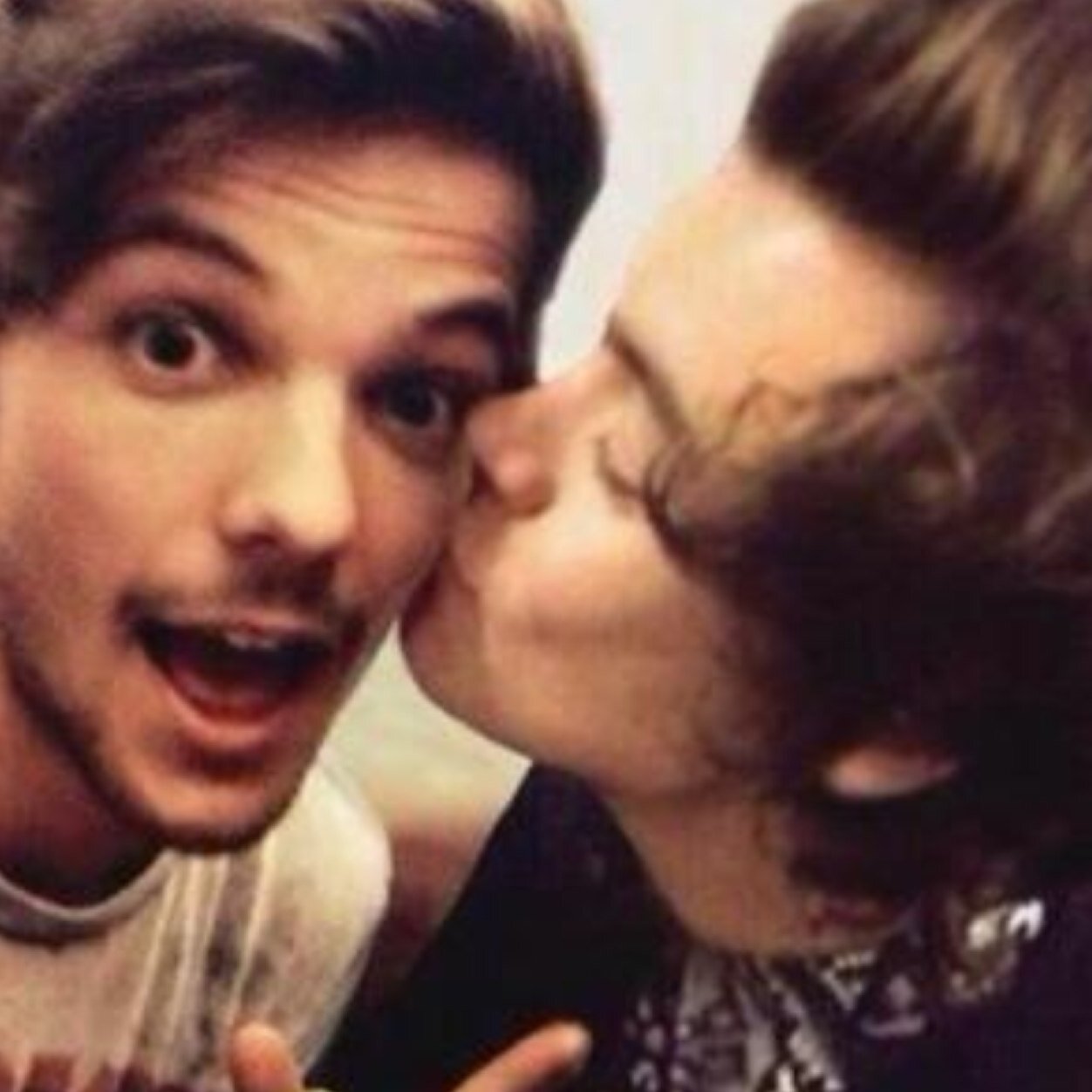 FOLLOW || @tracing1D @tomlindazing @tracing1D || @Tracing1D @tomlindazing