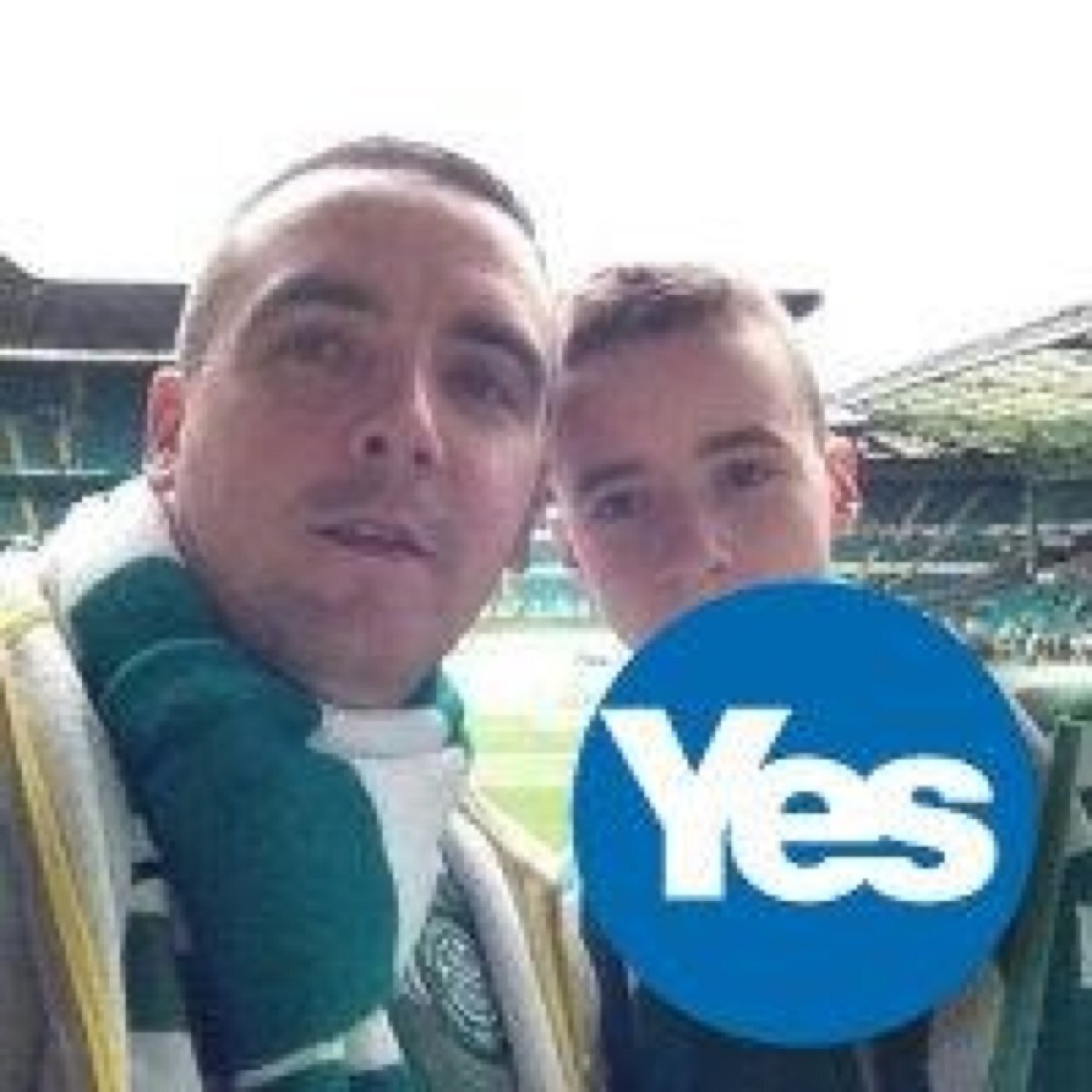 33 yrs old 3 kids 14, 13 n 4 yr old been with @nicolacameron3 for nearly 17 insane yrs lol celtic season ticket holder n strong YES voter!!