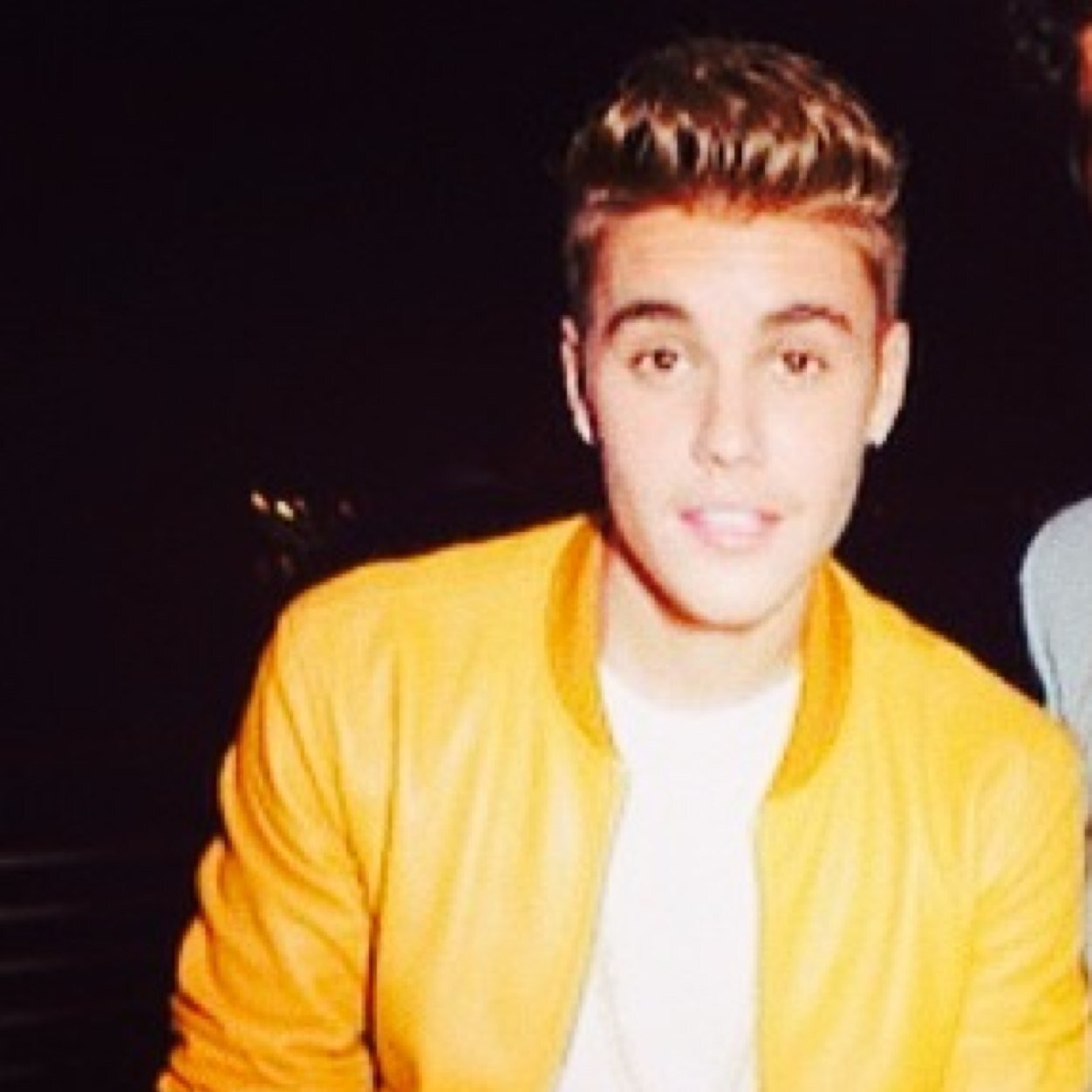 Hey honey please follow @WishkeyBieber she'll follow u back. Thank u love xoxo