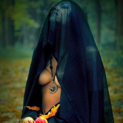 DewberrysHerbal's profile picture. ~ A Syncretism of Spiritual Earth and Natural Elements, merging together. Imbuing Olde Pagan Folk Lore, Greencraeft Herbs, Natural Magick & Olde Apothecary ~