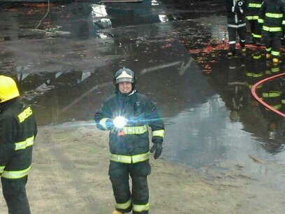 Trabajador ,  Ingeniero Electrico y bombero.