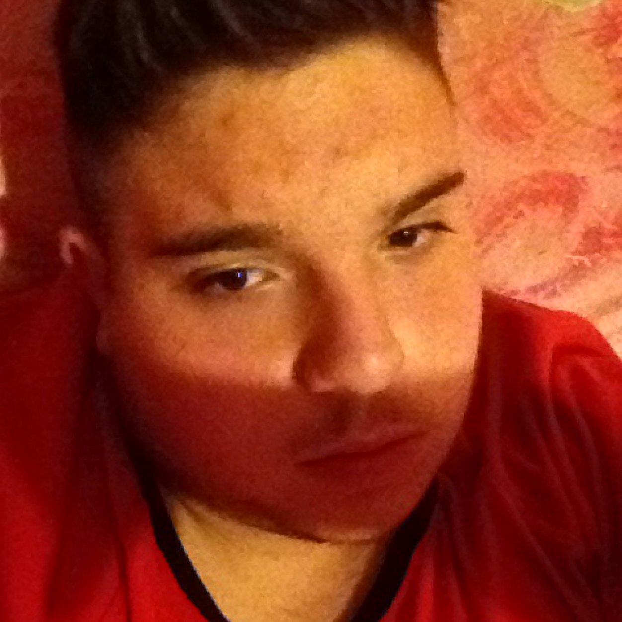 Ciao raga... :D sono romanista, ho 16 anni, amo l' mma la wwe e la lotta libera.... Sono un ragazzo sincero vivace dolce e comprensivo Ciauuuuuu 3