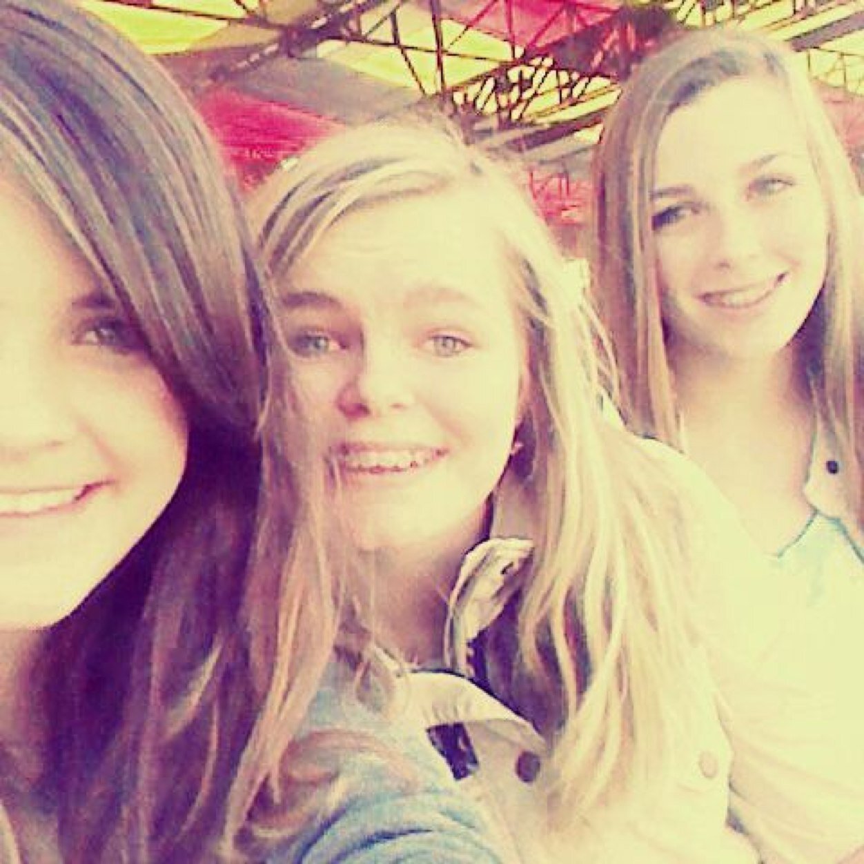 Heey ik ben Daphne van de Beek x