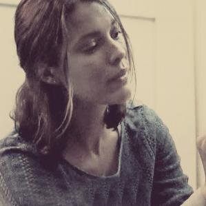 I was a nurse before all this, helping people is the one thing I can do. I can't lose @ShyAngelMeghan and Tara. #TWDFamily