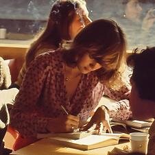 L'atelier d'écriture des blogueurs & blogueuses latelierdesjoliesplumes@gmail.com
