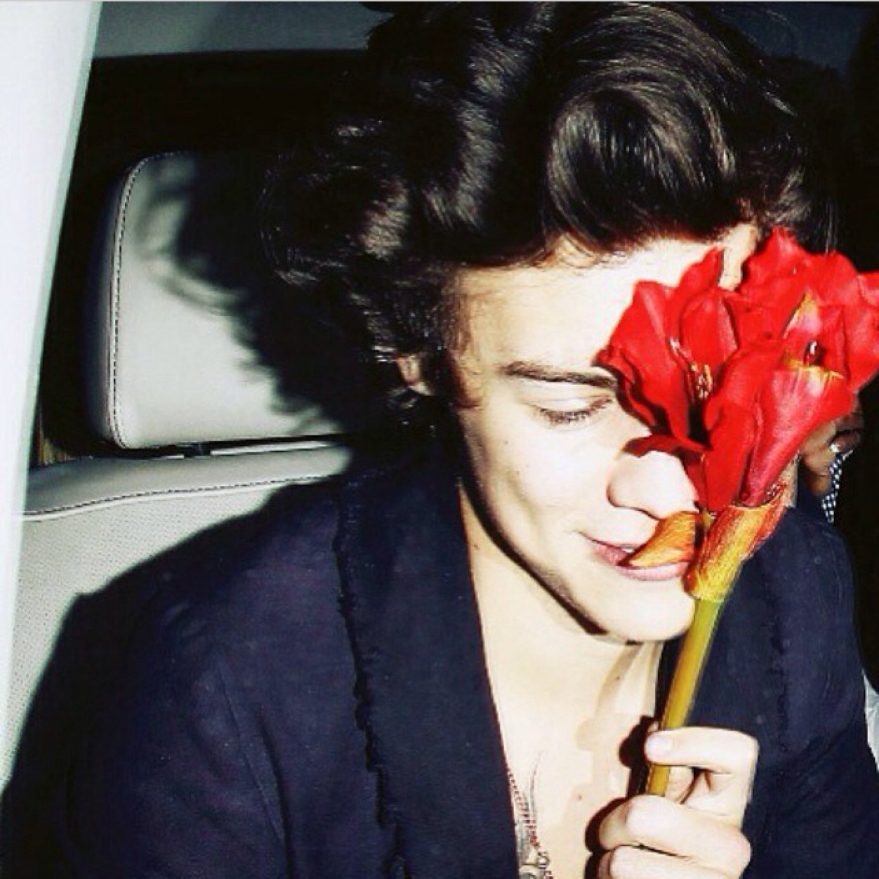 FOLLOE @crowninglirry BECAUSE SHES SO CLOSE TO HER GOAL
