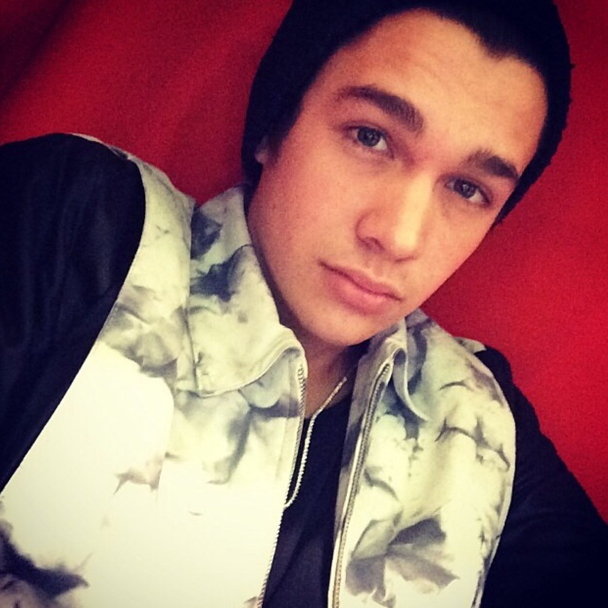FREE FOLLOW!! Please follow @ItalianUgirl