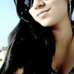 Elα é perfeitα, mαs tem inúmeros defeitos. Elα fαlα αlto, gritα, dá gαrgαlhαdαs, mas se fαz de tímidα. Elα é sαntα, mαs sabe provocαr ★