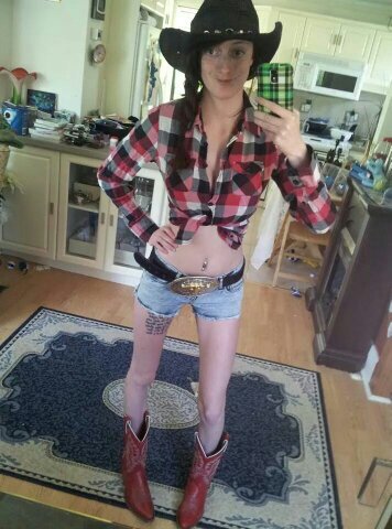 I'm a truck bed sittin, Jack Daniels drinkin, backroad ridin, country music blarin, camo wearin, country man lovin, backwoods muddin, pure country kinda woman!