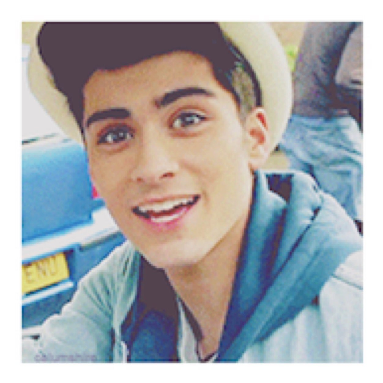 @RidingMyZayn aka Tasmia loves you :D