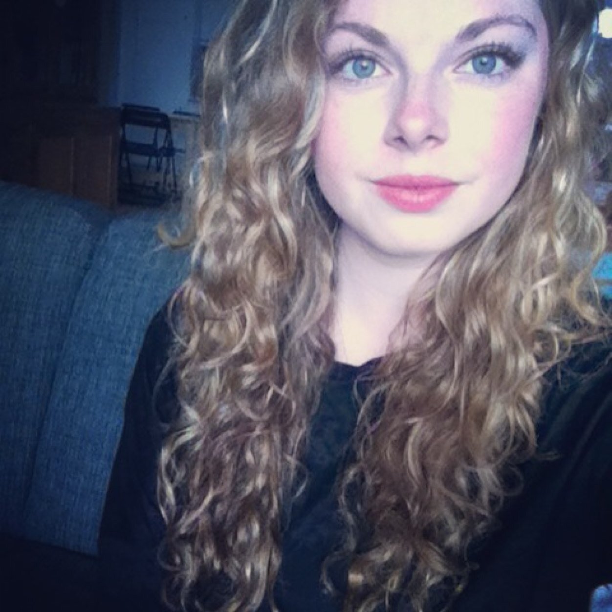 •••