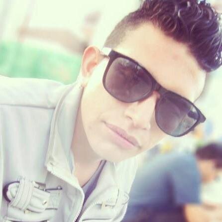 EdwnSnchzz's profile picture. A VECES Somos buenos estafadores Las Personas equivocadas.