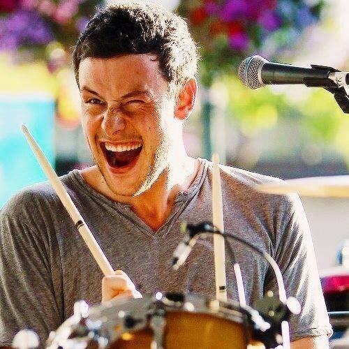 Finn Christopher Hudson. Drummer. Can't Dance. Quarterback de los TITANS. Co-capitan NEW DIRECTIONS. Hermano de Kurt. Mi estrellita Rachie, 3. ❤️