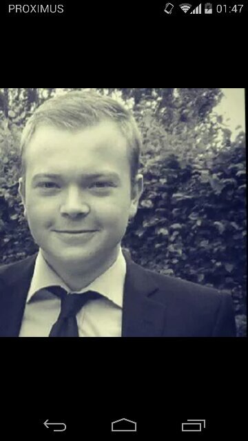 Donvil05's profile picture. 30 jaar. Sportfanaat. Lector Engels - Nederlands @Hogeschool PXL.