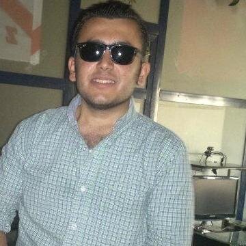 انت عايز تعرف انا مين.... انا اللى ضاع من عمرة سنين 
وانا ايضا من ضيع فى الاوهام عمرة