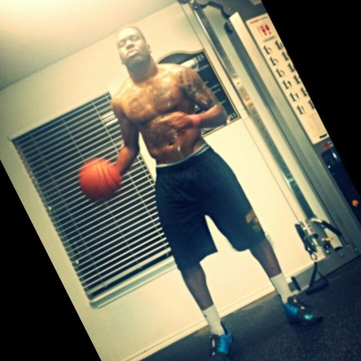 Being A Father First 

iBALL Professionally 

God.Family.Basketball 

In Somebody Gym

#Taken Love&Basketball w/ Amaiah Denice 


 http://t.co/PJLKBKDa