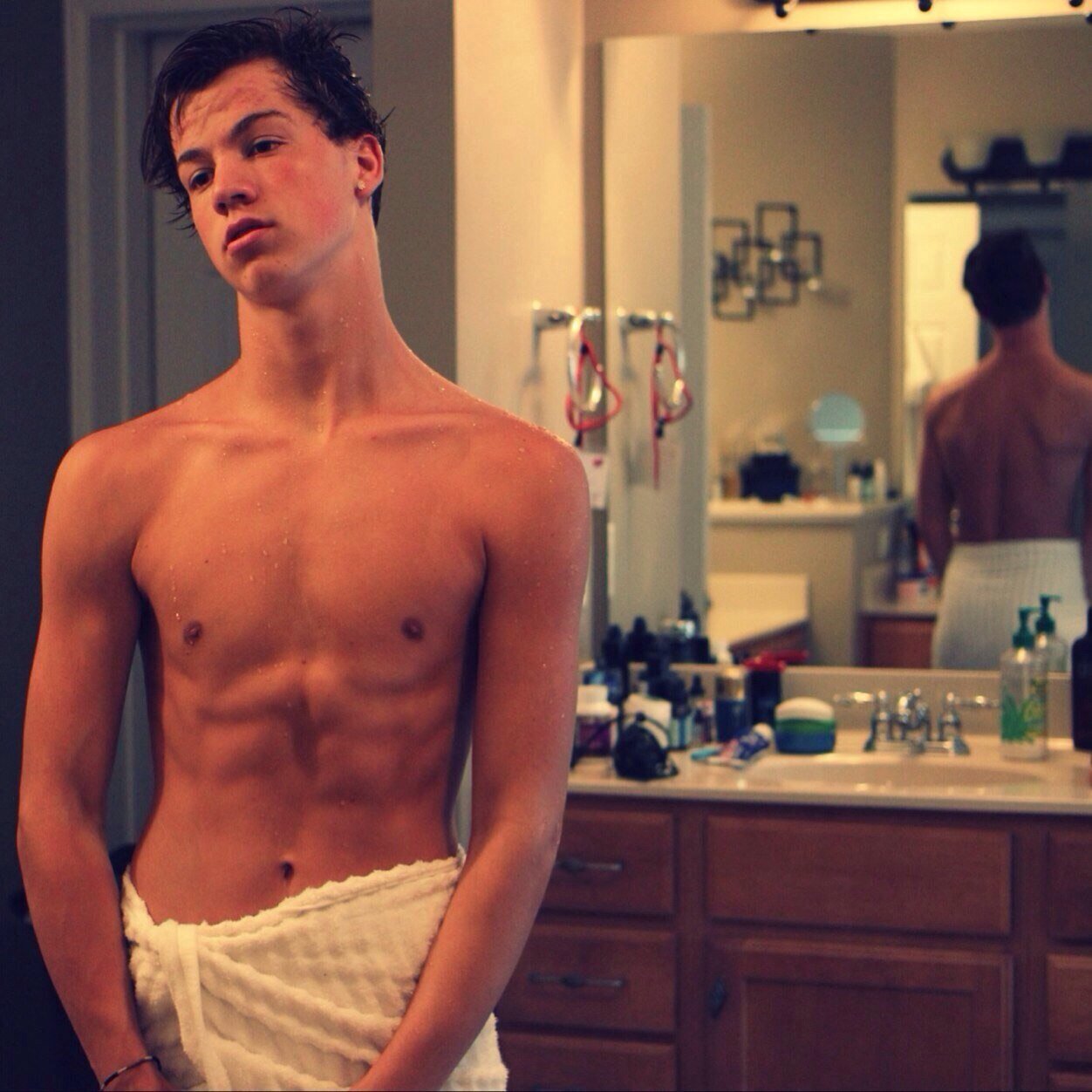 Taylorcaniff555's profile picture. If you're not Taylor Caniff why are you here?