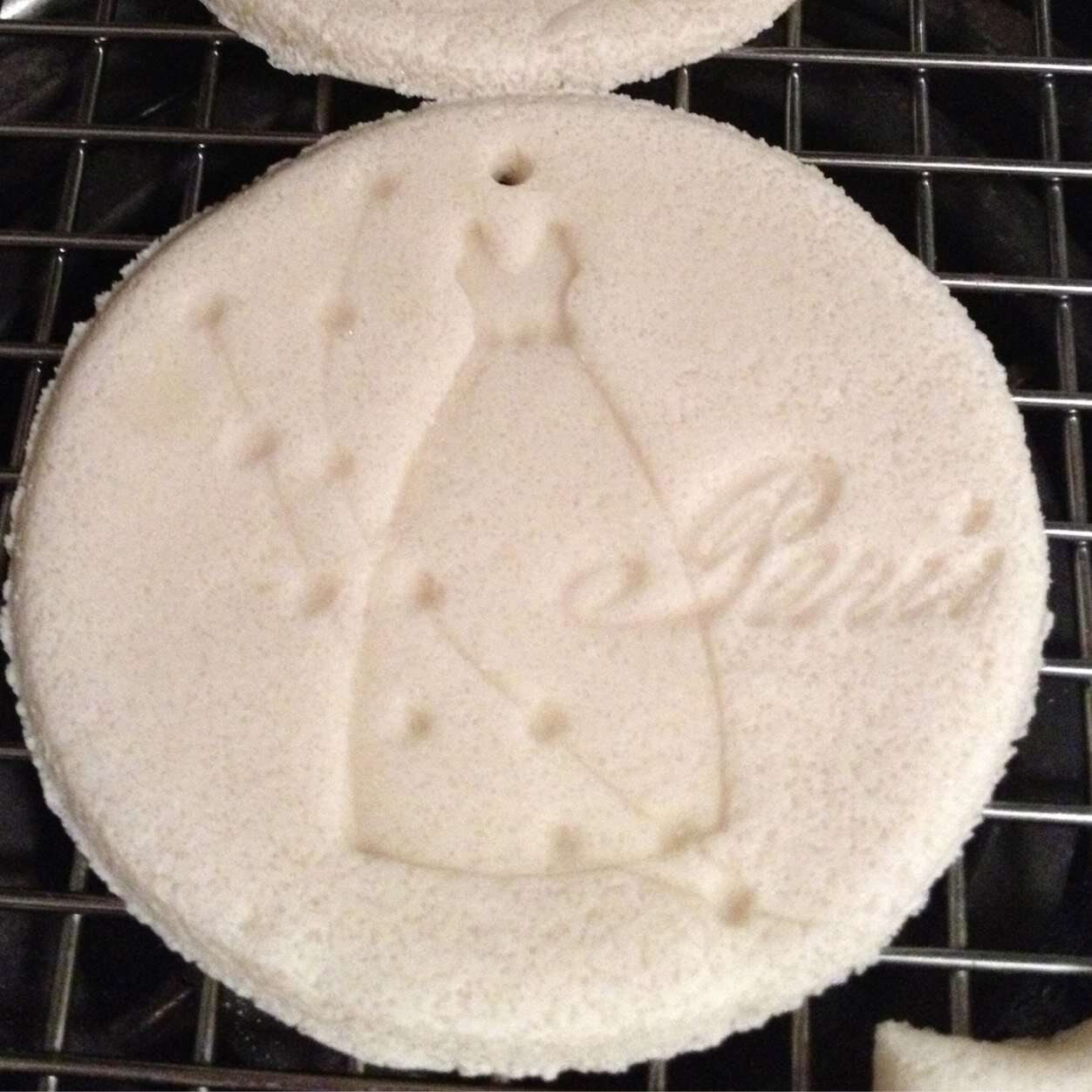 ATPrettyThings's profile picture. Creating my own world filled with glitter, laughter and, you know, All The Pretty Things it has to offer. Welcome to my bubble. On instagram under PaperNic