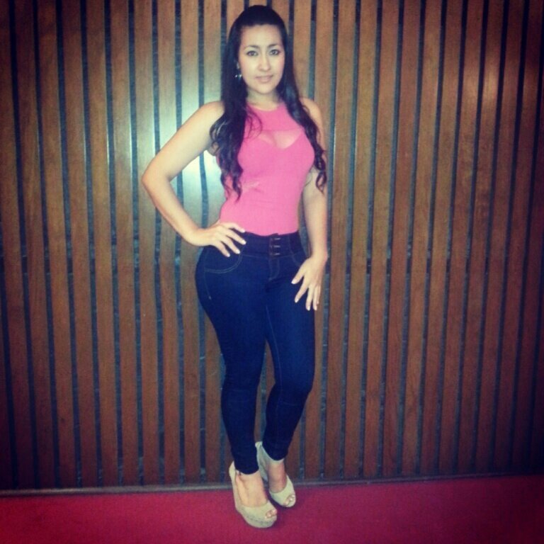 vanessavilleda2's profile picture. Soy loca,celosa, histérica,bipolar, indecisa,me encariño rápido, olvido lento, me río de nada y los más importante soy UNA en un millón.