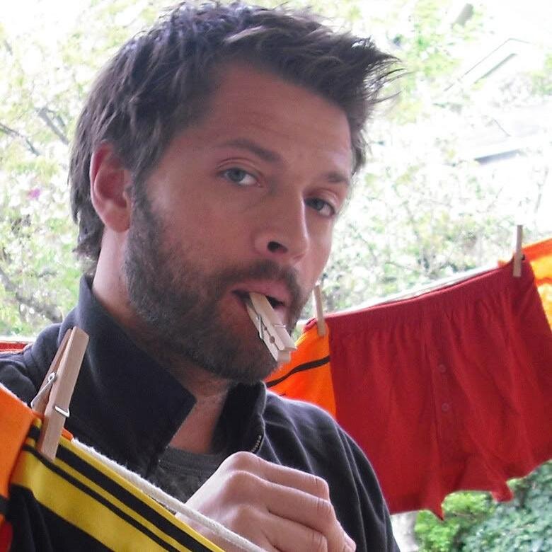 Diehard Fannibal. Hannigram trash. Supernatural enthusiast. TWD stan. Cockles trash. Destiel shipper. Misha Collins is my love and inspiration. #SaveHannibal