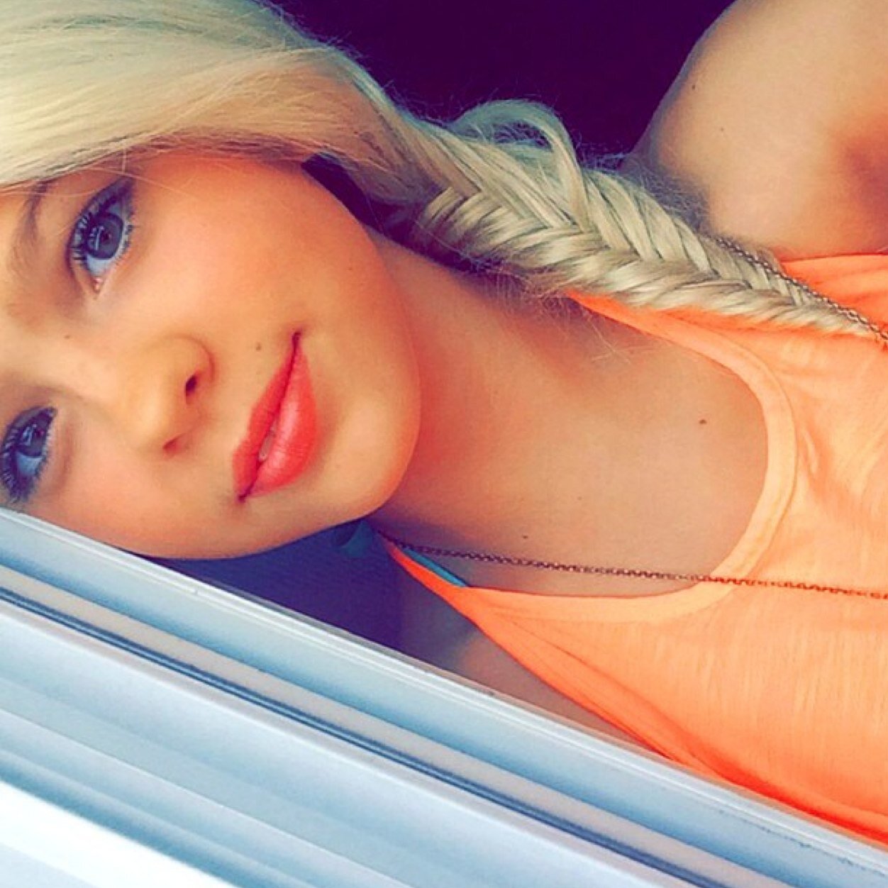 instagram:dmgurlsonly
holly follows