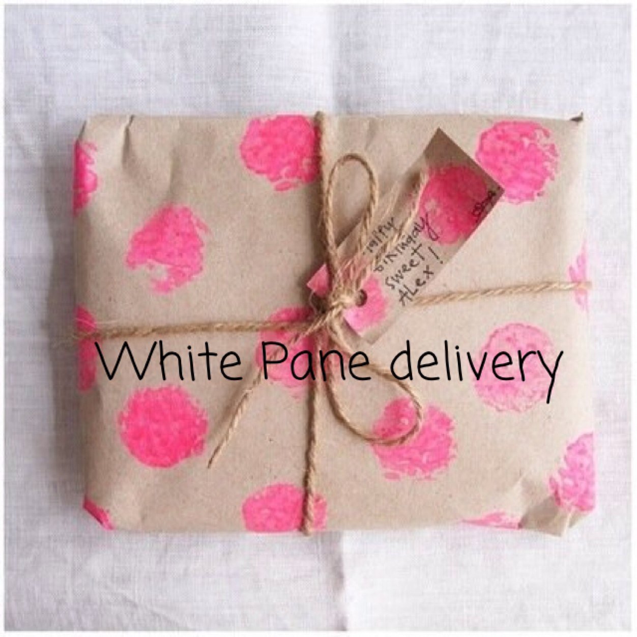 White Pane ยินดีต้อนรับชาวบอท ส่งของขวัญ/ดอกไม้/การ์ด ให้คนที่คุณแอบชอบหรือเพื่อนของคุณ...ถ้าคุณไม่กล้าบอก เราจะบอกให้คุณเอง ♡