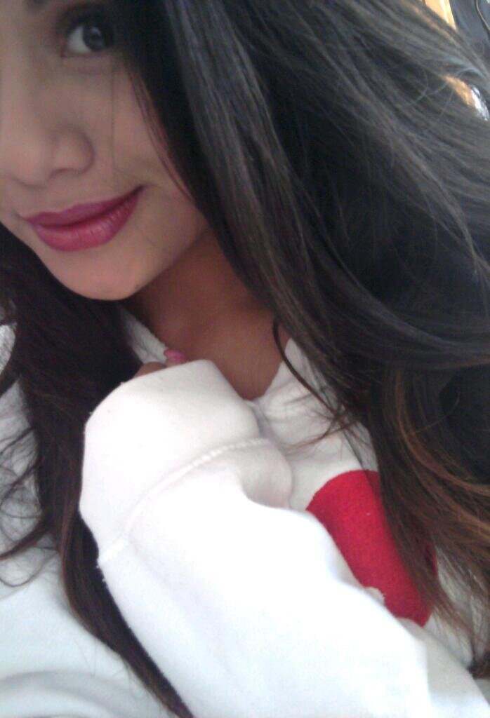 Soy Valeentina, el mejor comienzo de todos mis dias es sonreirle al mundo.Sigueme y te sigo :3