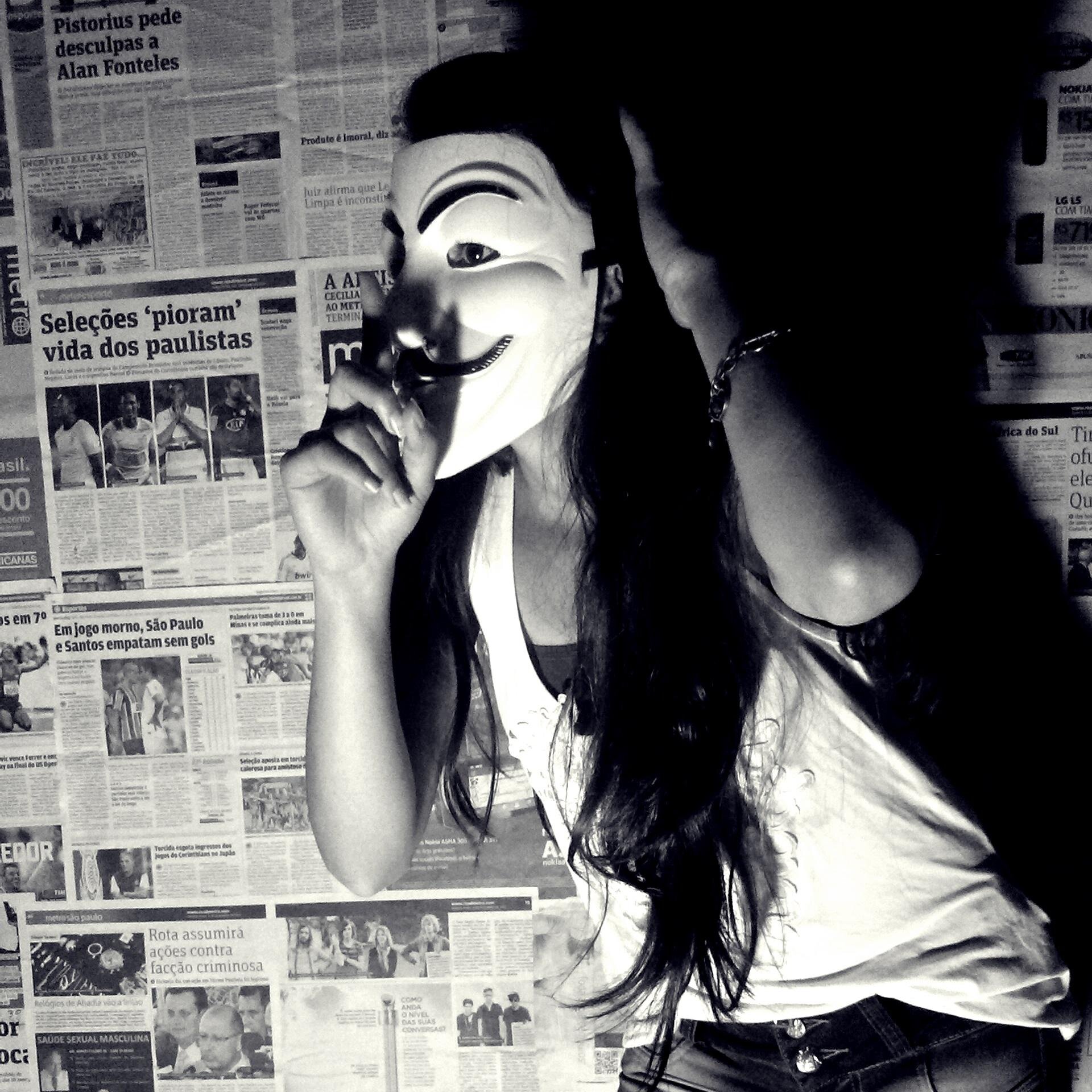 Quem ela é, uma pessoa que com certeza você jamais poderá ser :}
http://t.co/7KoCABqxFN