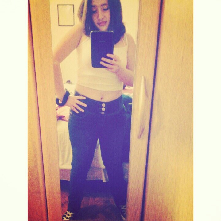 Hi! My name is Valentina and I'm Belieber for 4 years;)              Justin Follow me please is my dream:$                                    Chile,Melipilla