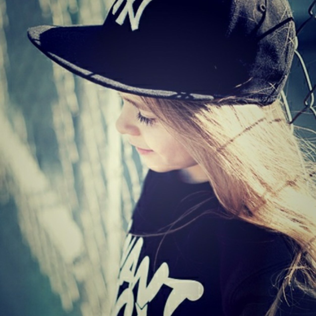 DeadlyLilBitee's profile picture. I have a hint of the Devil inside of me. Dont be fooled I may act all cute but my Bites are Deadly..|OOC|Vampire| (5 yrs) ~Still looking for a family~ Anywhere