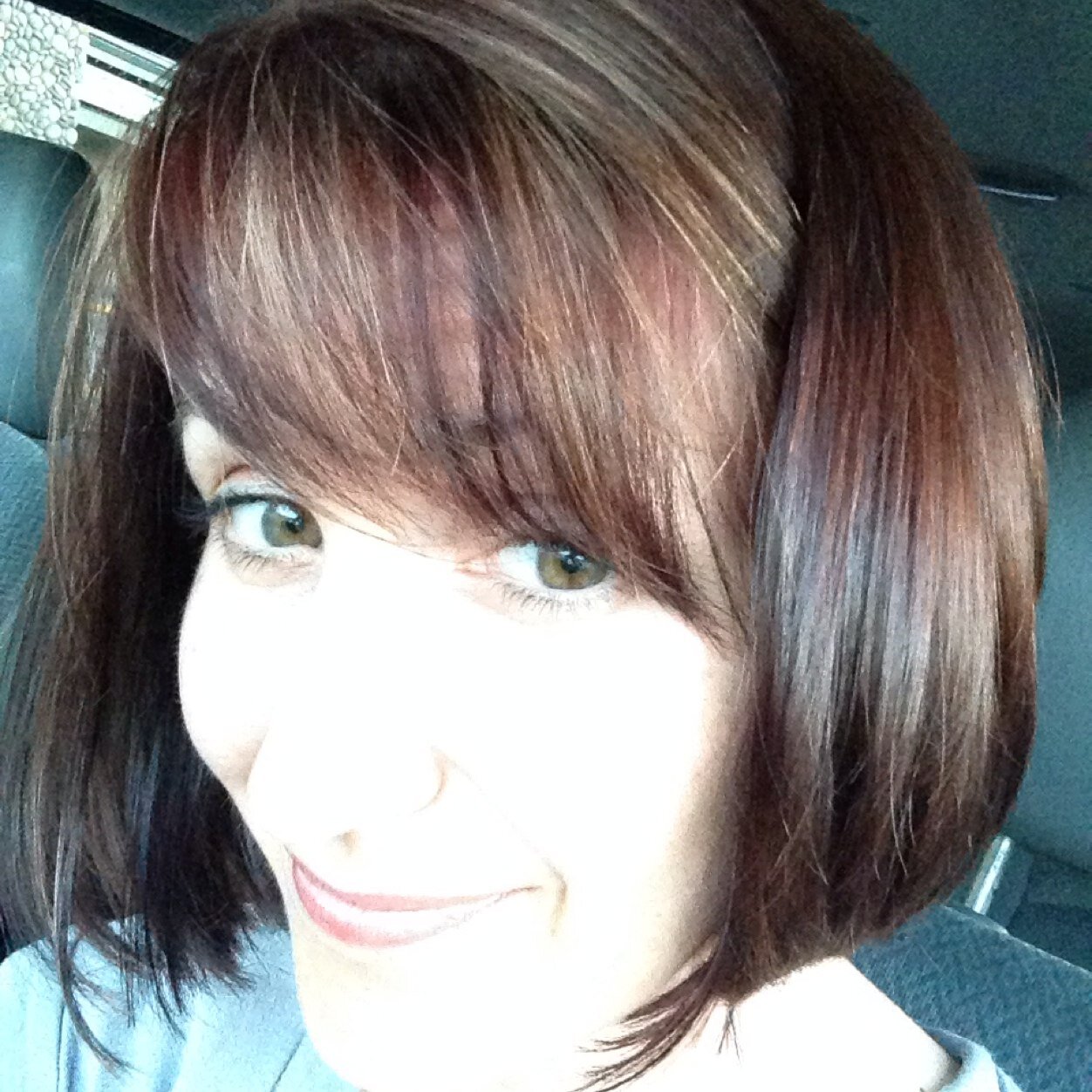 Tjammie's profile picture. Paralegal, Stylist for Silver Icing clothing & mom of 2