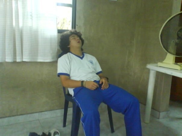 CoreanoCrespos's profile picture. Solo pendejadas y muchos muchos retweets