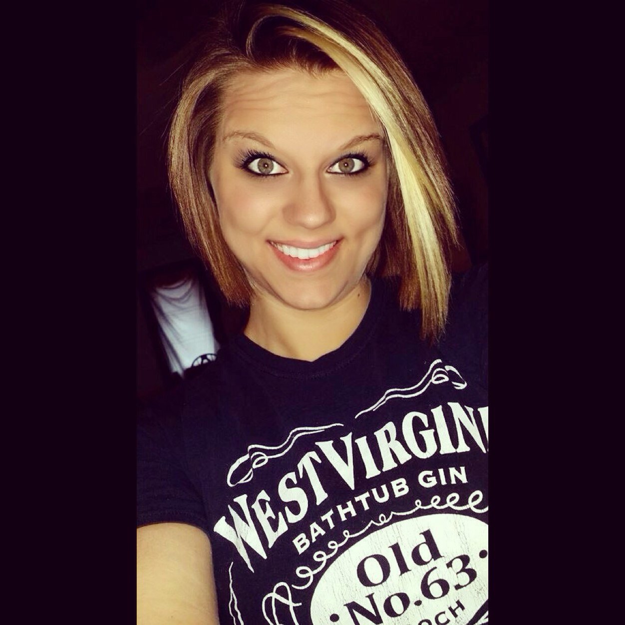 Shayla is the name. Im 22 years young. Im single, young & living life. Im a proud momma of 2 precious angels.
