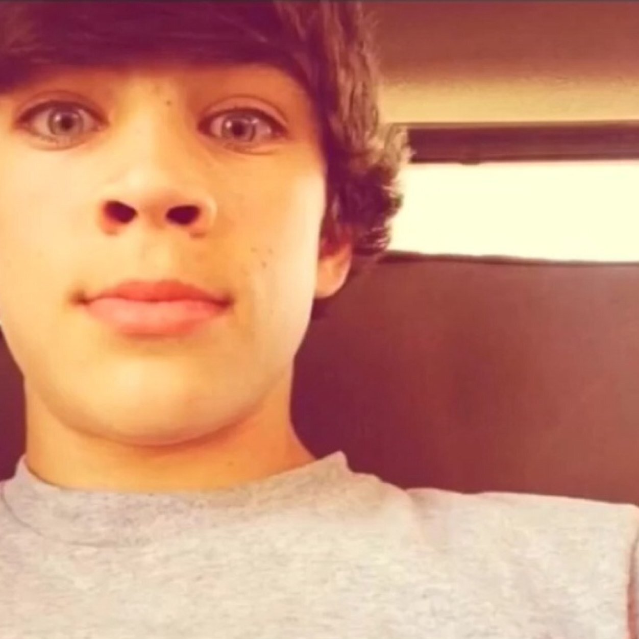 Just another fan page for the most imperfect- perfect 13 year old to ever live
  H.     A.    Y.    E.    S.  ||  G.   R.   I.    E.    R