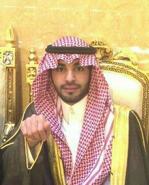ضاع معظم كلامي يوم جالي مجال
والعيون ادمعت لك يالبعيد القريب
( هاوي للشعر والخواطر وكل شي حلو ) موظف . هلالي .. بعنف ..