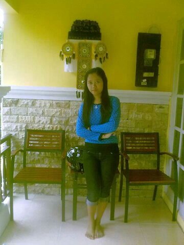 AyuMade54's profile picture. Untuk menangani diri Anda sendiri, gunakan kepala Anda. Untuk menangani orang lain, gunakan hati Anda...